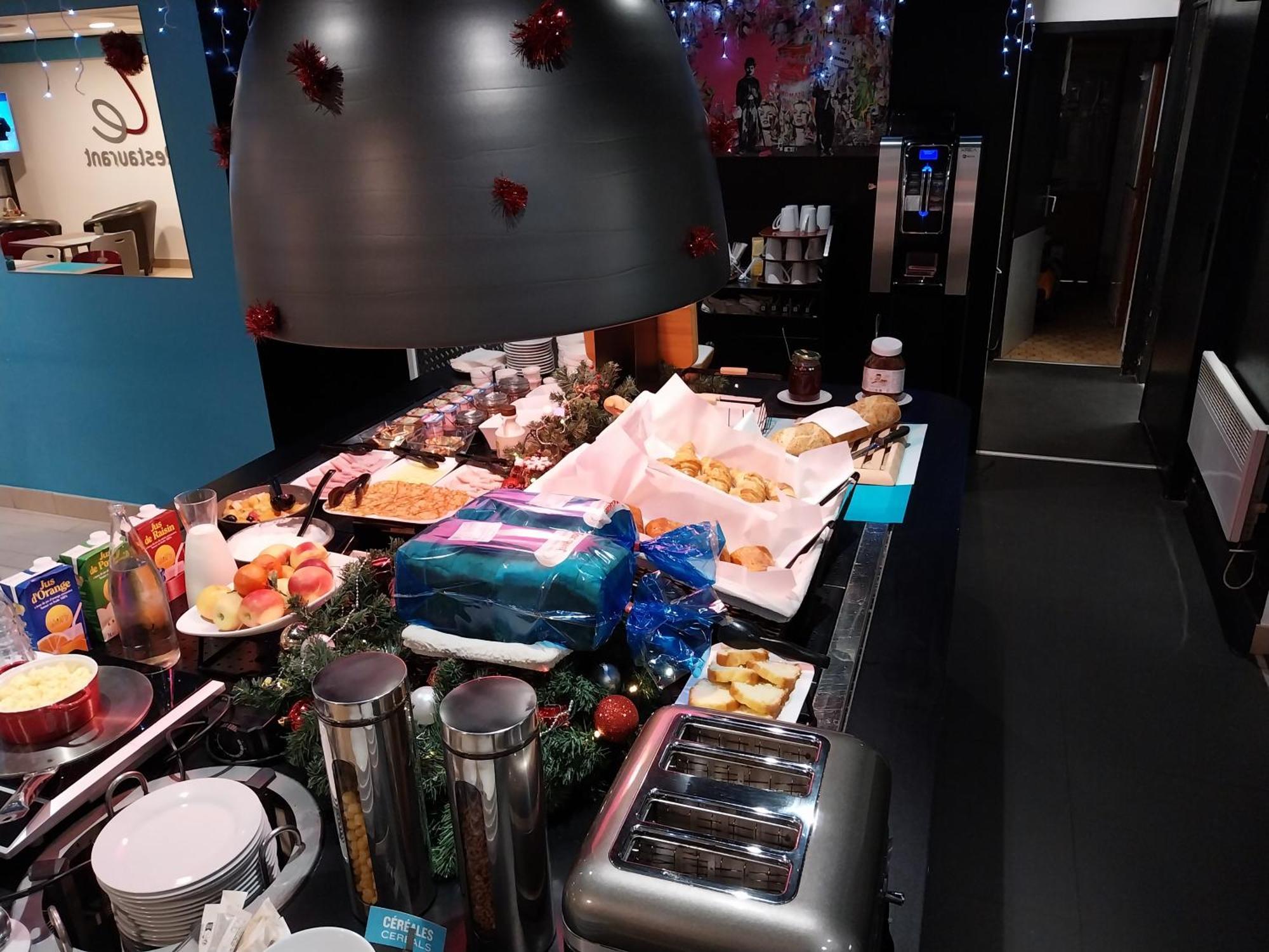 Kyriad Direct Marseille Est La Valentine La Penne-sur-Huveaune Zewnętrze zdjęcie